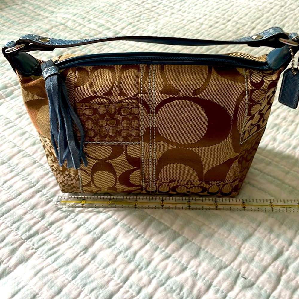 Signature Coach satchel